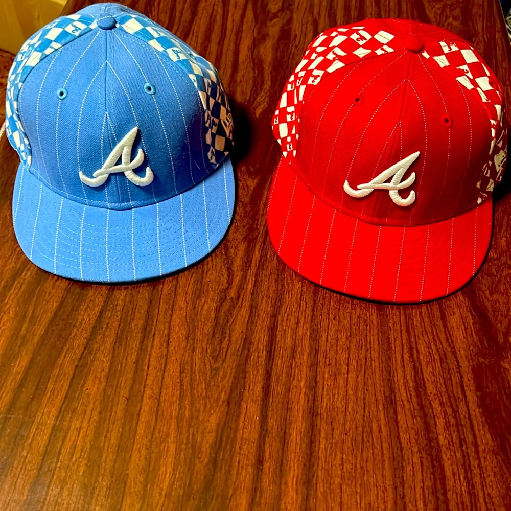 2 Atlanta Braves 7 1/4 New Era baseball hats